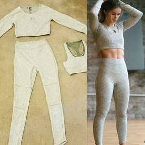 Gymshark Fluer Texture Set:leggings, bra, crop top
